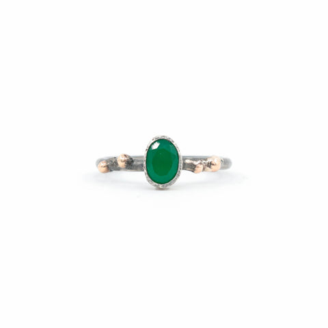 Maxi solitaire unique Onyx vert - Atelier Armoure, bijoux uniques faits à la main à Lille.