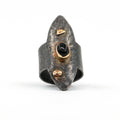Bague Targe onyx et pépites d'or 18k - Atelier Armoure, Modern Relics